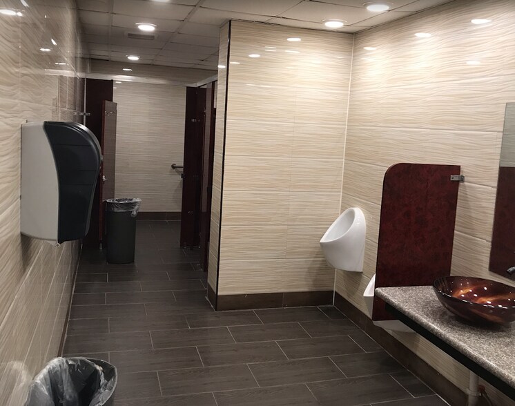 More Photos Of 5086 Normandy Blvd, Jacksonville Restaurant For Lease