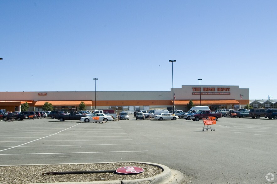 Primary Photo Of 2945-3039 S Cicero Ave, Cicero Storefront For Lease