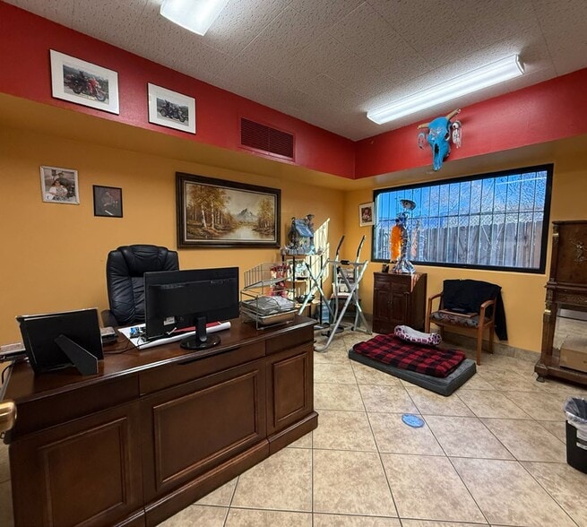 More Photos Of 8010 Mountain Rd NE, Albuquerque Medical For Lease