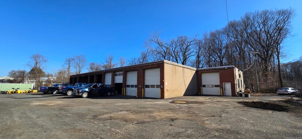 More Photos Of 46 Apel Pl, Manchester Warehouse For Sale