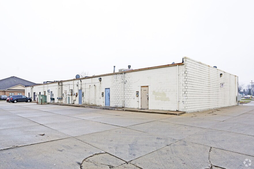 More Photos Of 34700-34730 Dequindre Rd, Sterling Heights Freestanding For Sale