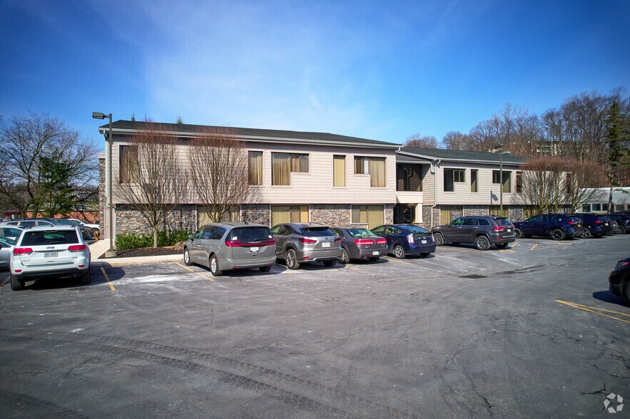 More Photos Of 625 Panorama Trl, Penfield Unknown For Lease