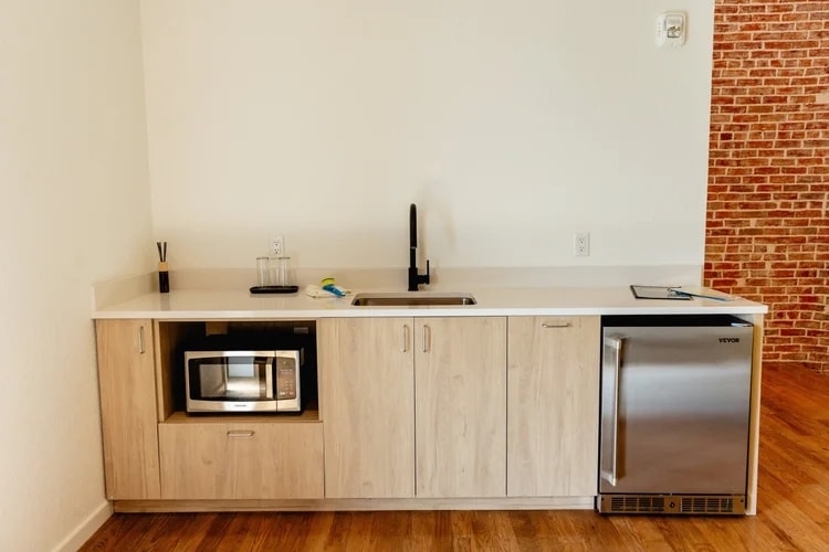 More Photos Of 111 N Lincoln Ave, Hastings Hotel For Sale
