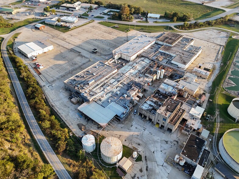 More Photos Of 100 Tyson Ave, Noel Manufacturing For Sale