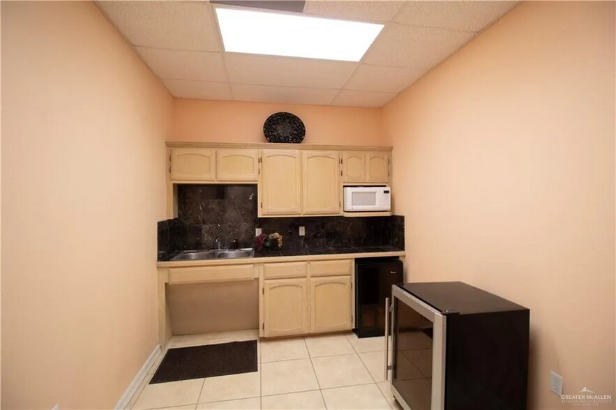 More Photos Of 3516 Buddy Owens Ave, McAllen Office For Sale