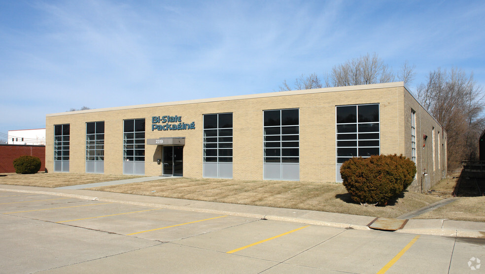 Primary Photo Of 2319 Bell Ave, Des Moines Warehouse For Sale