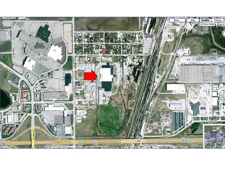 Primary Photo Of 301 Wilbur Heights Rd, Champaign Distribution For Lease