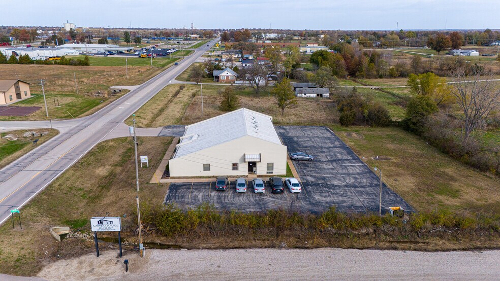 More Photos Of 3802 S Santa Fe Ave, Chanute Medical For Sale