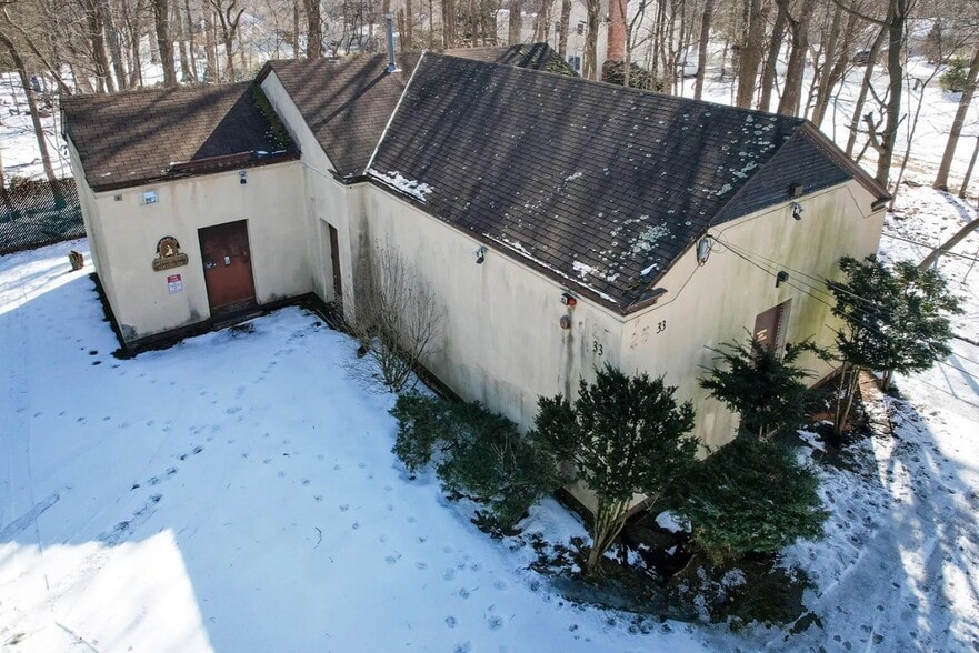 Primary Photo Of 33 Church Rd, Airmont Loft Creative Space For Sale