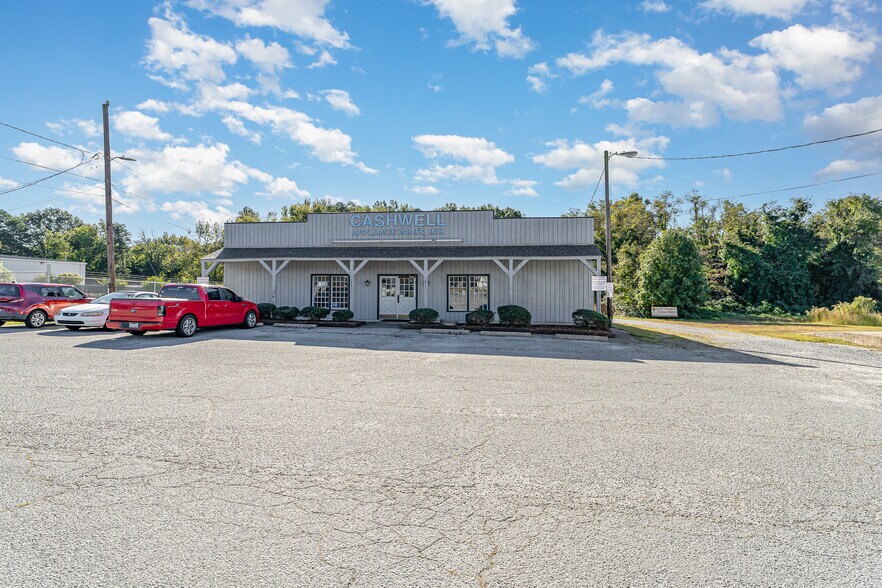 More Photos Of 4813 W Gate City Blvd, Greensboro Light Distribution For Sale