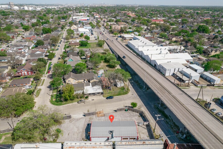 More Photos Of 6555 Navigation Blvd, Houston Warehouse For Lease