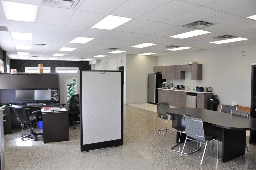 More Photos Of 7002 39th St, Leduc Manufacturing For Sale