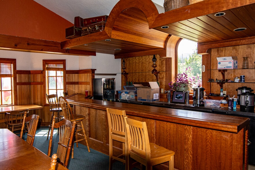 More Photos Of 808 N Cascades Hwy, Winthrop Hotel For Sale