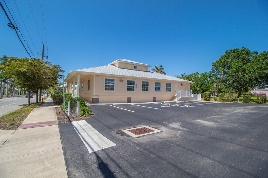 More Photos Of 334 W Olympia Ave, Punta Gorda Office For Sale