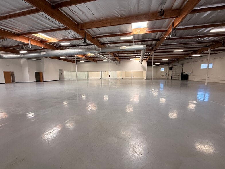 More Photos Of 9350 Eton Ave, Chatsworth Warehouse For Sale