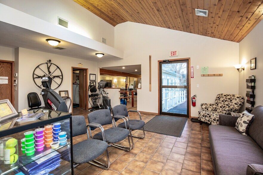 More Photos Of 11 Garden Rd, Plaistow Medical For Lease