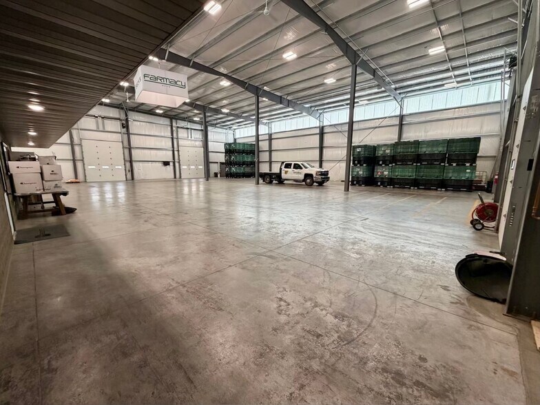 More Photos Of 405 Lake Ave, Gothenburg Distribution For Sale