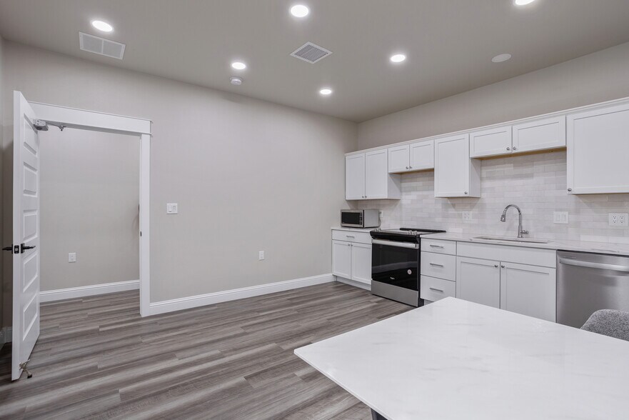 More Photos Of 2536 Old Happy Jack Rd, Cheyenne Flex For Sale