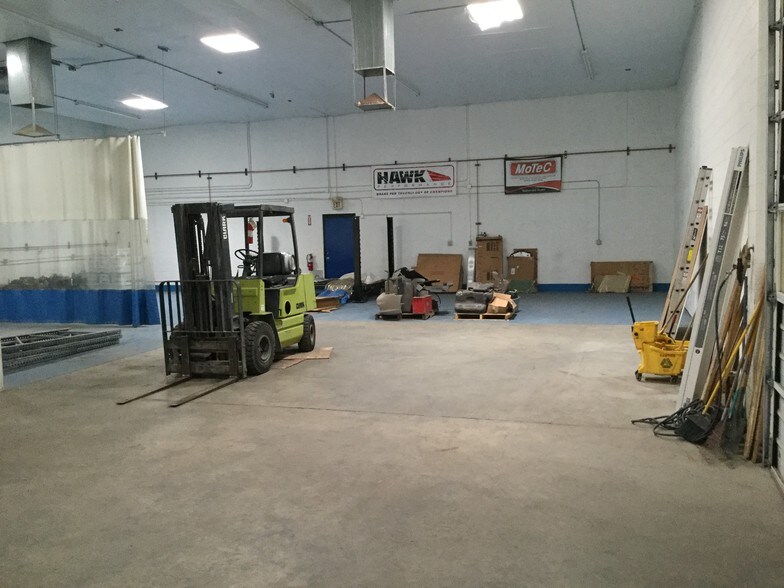 More Photos Of 4120 E Madison St, Phoenix Warehouse For Lease