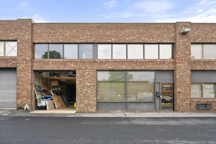 More Photos Of 8480-8486 Tyco Rd, Vienna Showroom For Lease