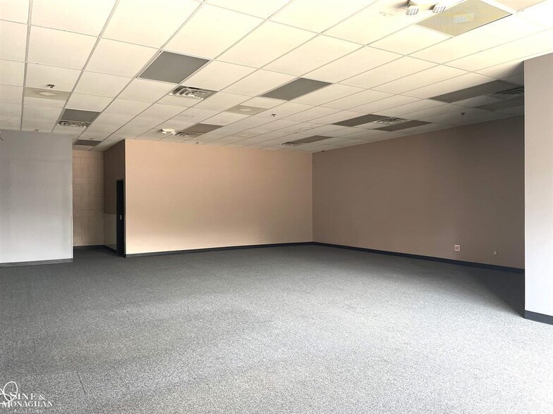 More Photos Of 35346 23 Mile Rd, New Baltimore Storefront For Lease