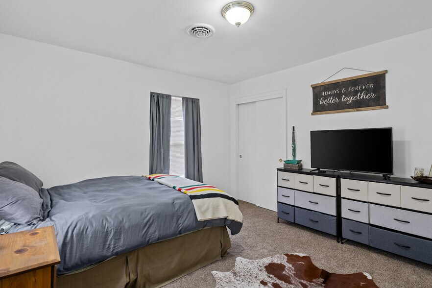 More Photos Of 140 S Chase St, Heppner Apartments For Sale