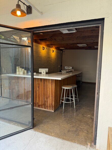 More Photos Of 1822 N Broadway, Los Angeles Storefront Retail Office For Sale