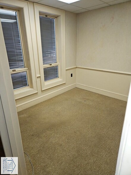 More Photos Of 2611 Riverside Dr, Bassett Office For Sale
