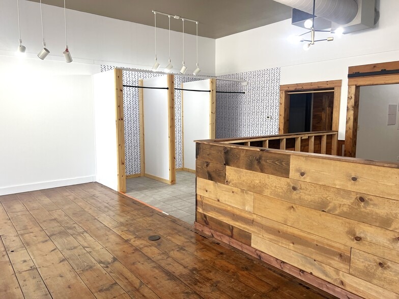 More Photos Of 14307 Gould St, Crosslake General Retail For Sale