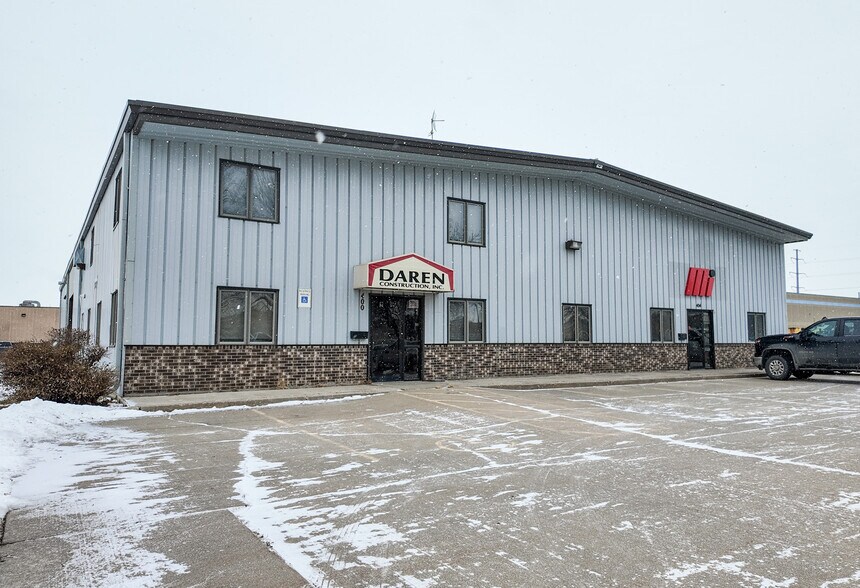 More Photos Of 404 E 40th St N, Sioux Falls Industrial For Lease