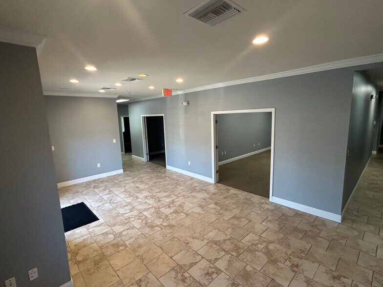 More Photos Of 565 S Hercules Ave, Clearwater Office For Lease
