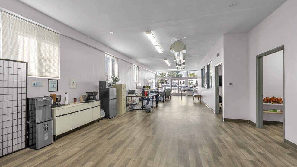 More Photos Of 6622 Crenshaw Blvd, Los Angeles Storefront Retail Residential For Sale