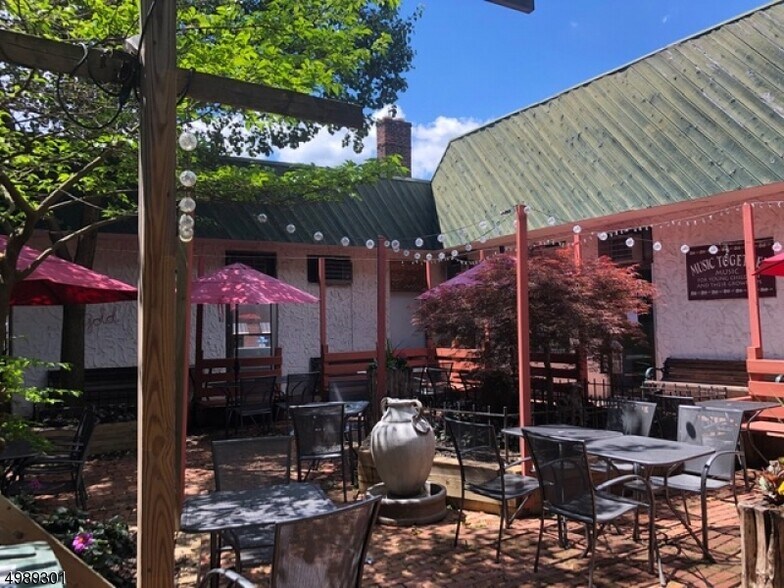 More Photos Of 594 Valley Rd, Montclair Storefront Retail Office For Lease