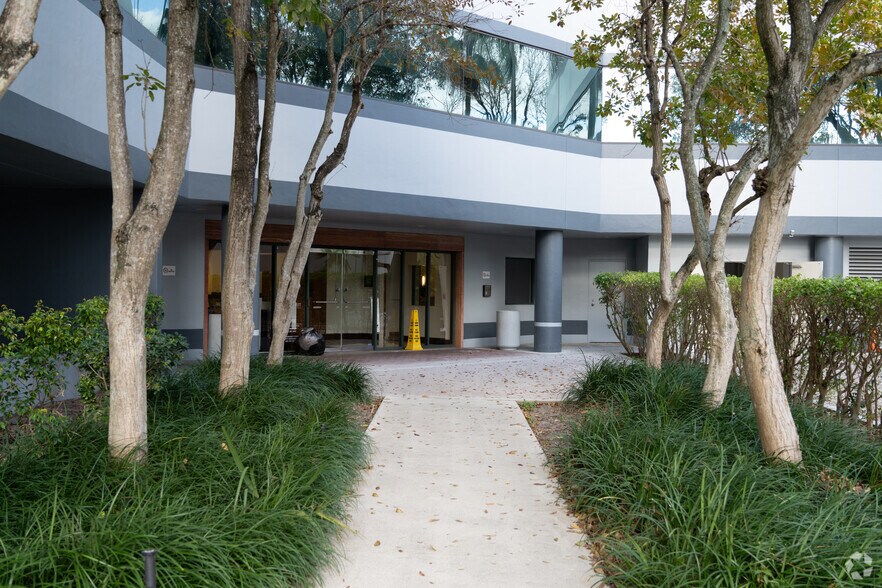 More Photos Of 3750 NW 87th Ave, Doral Coworking Space