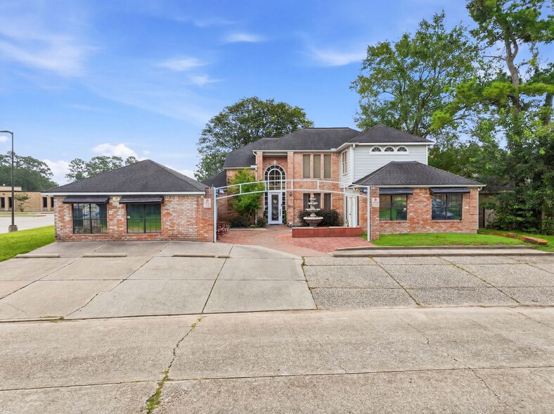 More Photos Of 13700 Lakewood Forest Dr, Houston Office For Sale
