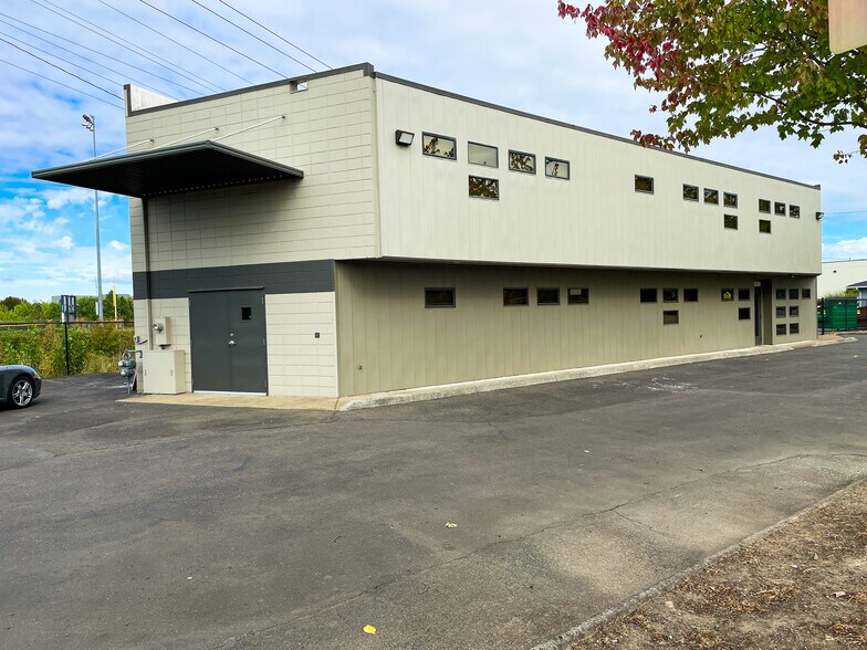 More Photos Of 5555 Ne Cornelius Pass Rd, Hillsboro Manufacturing For Sale