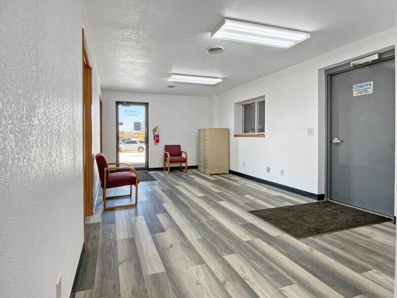 More Photos Of 411 Lorry St, Amherst Manufacturing For Sale
