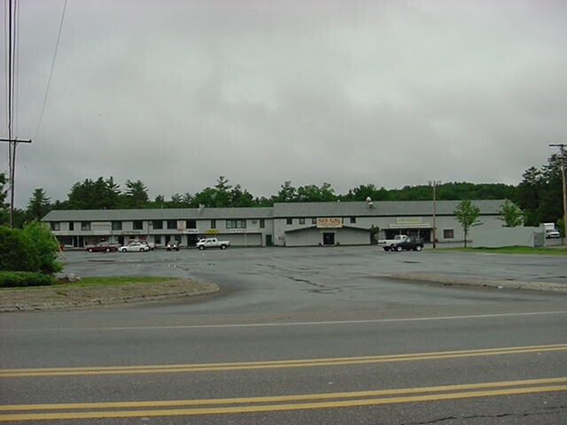 More Photos Of 222 Central St, Hudson Freestanding For Lease