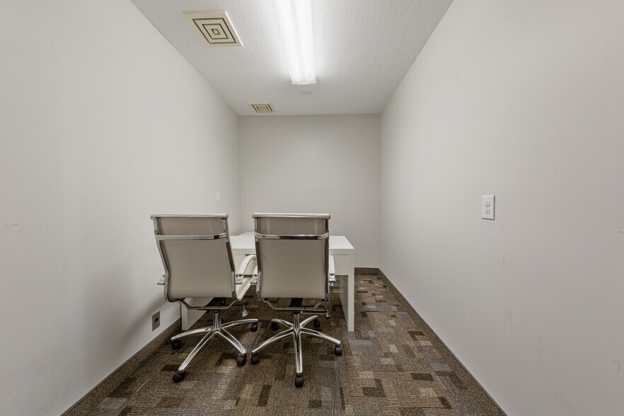 More Photos Of 152 E Pearl St, Owatonna Office For Sale
