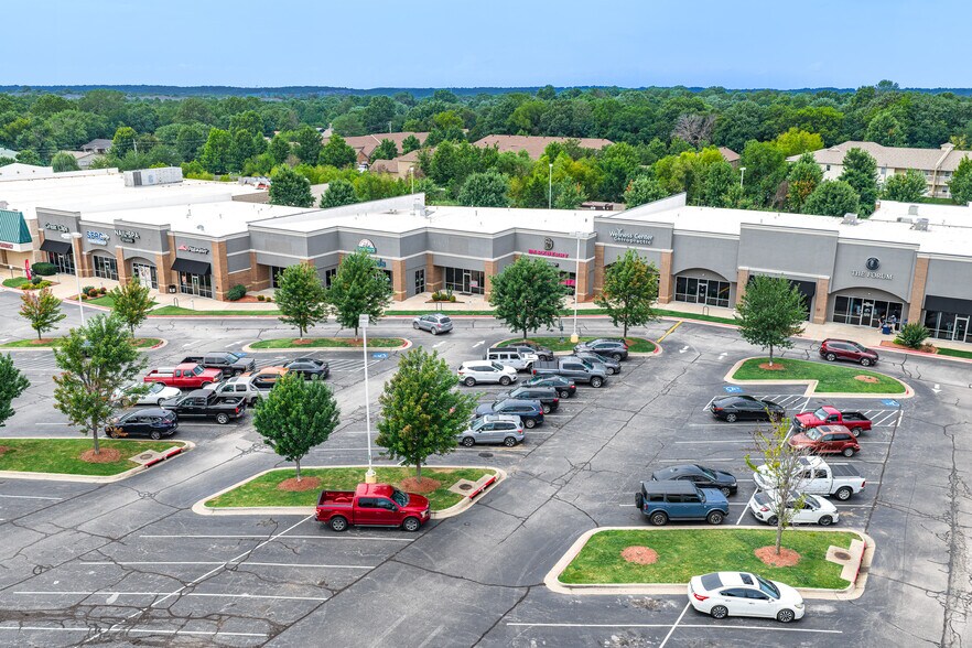 More Photos Of 1267 N Steamboat Dr, Fayetteville Unknown For Lease