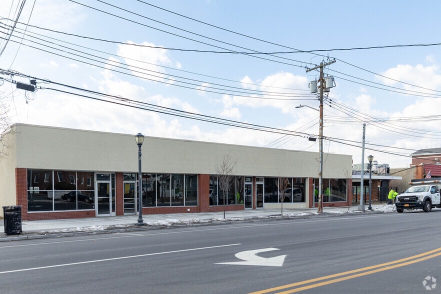 Primary Photo Of 271-279 S Wellwood Ave, Lindenhurst General Retail For Sale