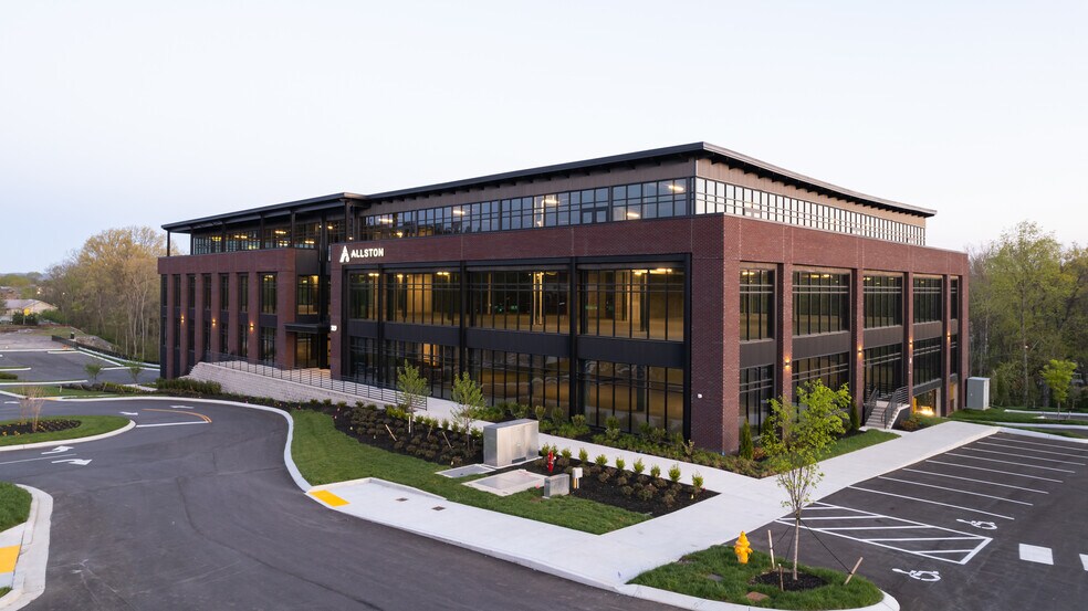 More Photos Of 329 S Royal Oaks Blvd, Franklin Medical For Sale