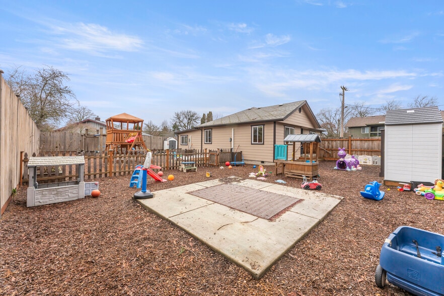 More Photos Of 2125 Coburg Rd, Eugene Healthcare For Sale