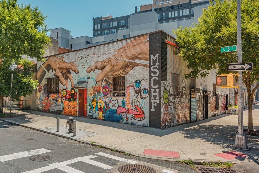 More Photos Of 58 S 6th St, Brooklyn General Retail For Lease