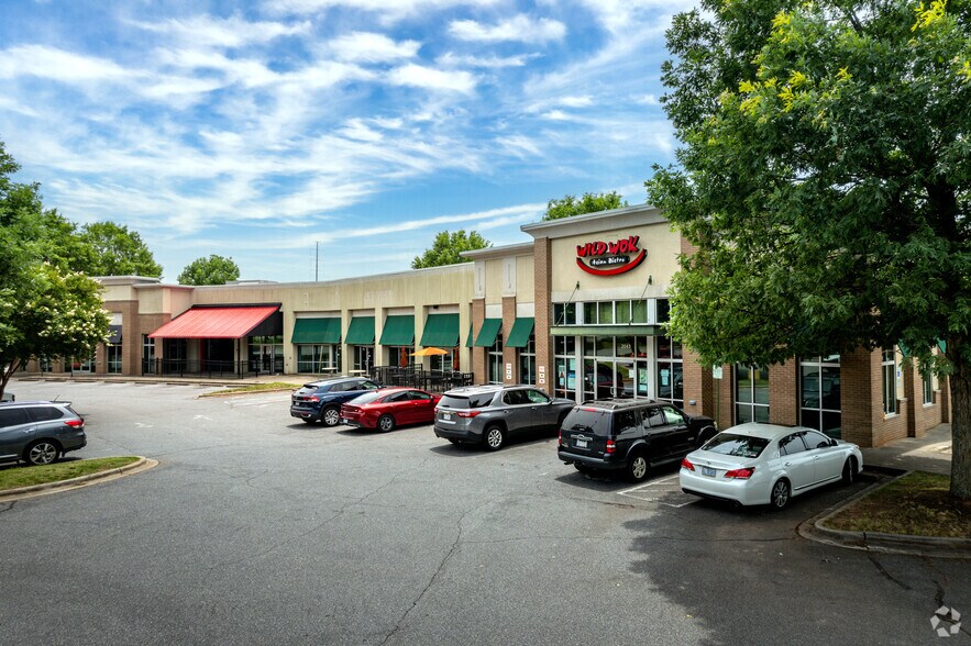 More Photos Of 2043-2049 Catawba Valley Blvd SE, Hickory Restaurant For Lease