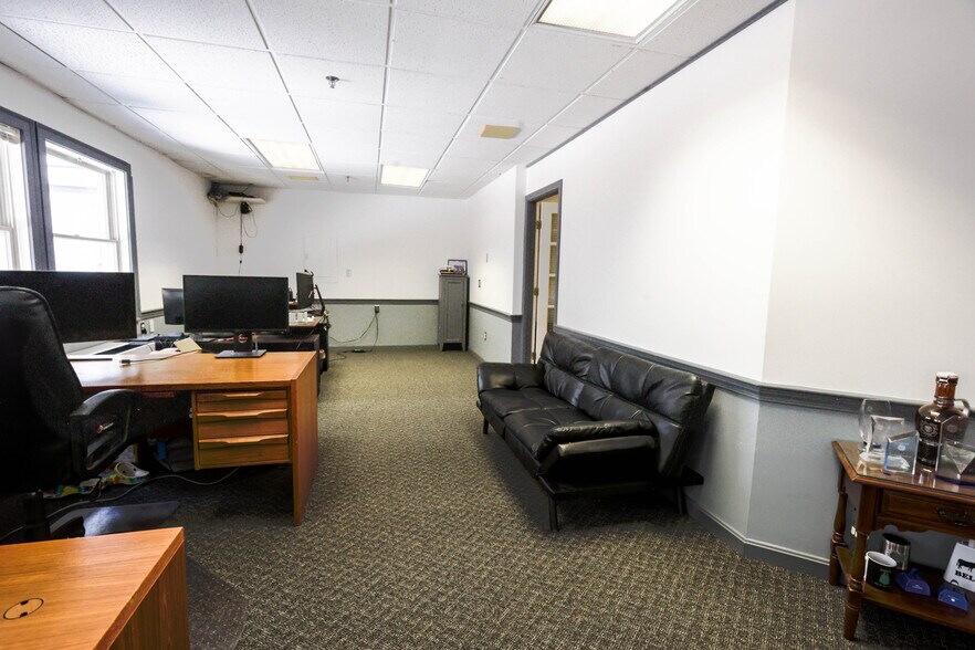 More Photos Of 276 Newport Rd, New London Storefront Retail Office For Sale