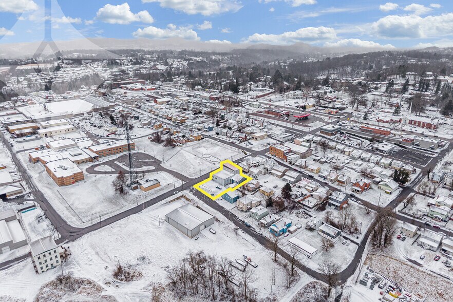 More Photos Of 205 10th St, Fairmont Office For Sale