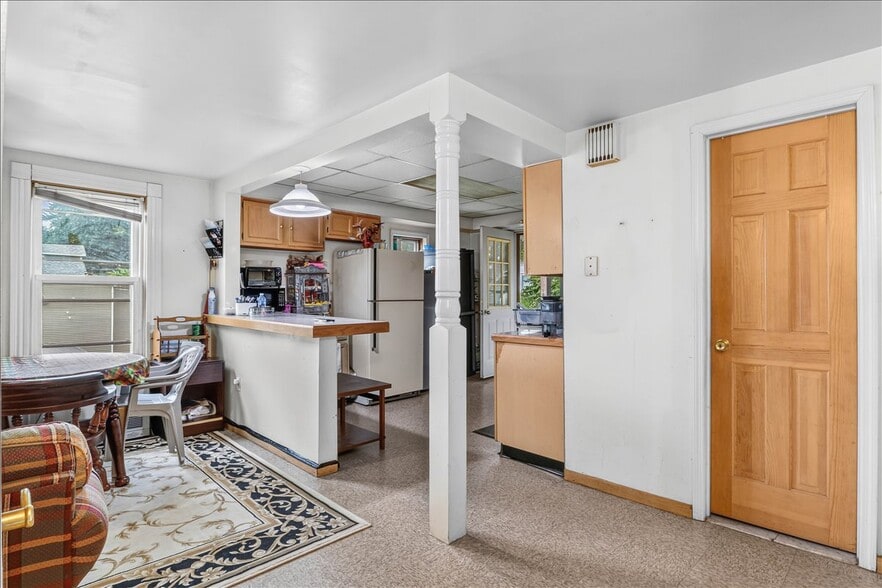 More Photos Of 914 Madison Ave, Scranton Apartments For Sale