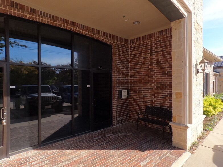 More Photos Of 6570 Naaman Forest Blvd, Garland Medical For Sale