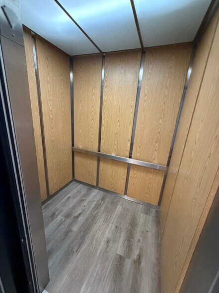 More Photos Of 28030 Dorothy Dr, Agoura Hills Office For Lease